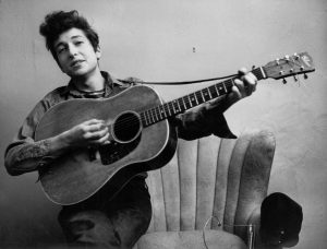 باب دیلن سکوت خود را شکست